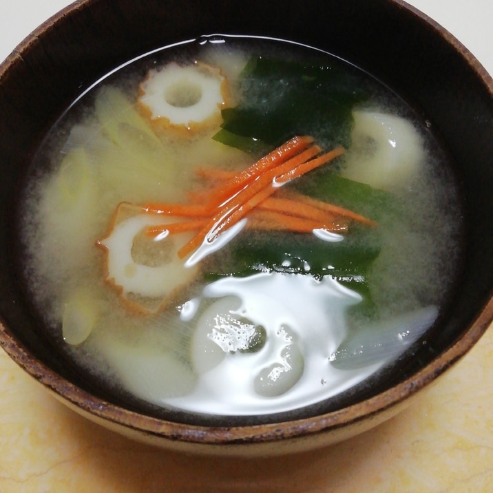 ちくわと長葱とワカメの麦味噌汁